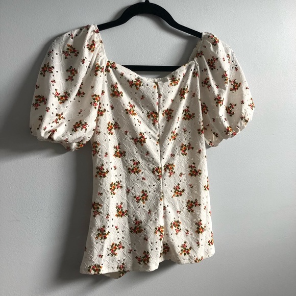 Wrapper Eyelet Floral Top (S) - Picture 5 of 7